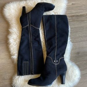 Unisa Black Suede Boots Heels Size 8 Medium
